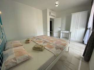 Апартаменты B&T Apartments Будва Апартаменты с 3 спальнями-10